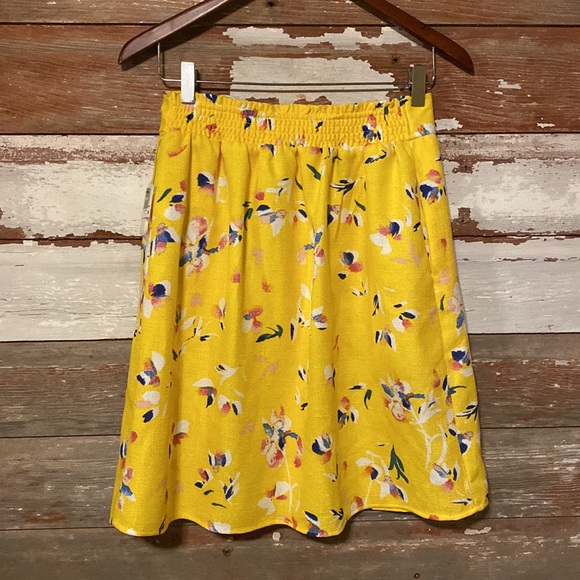 Yellow Floral Skirt! Size Small! NWT! - Picture 6 of 8
